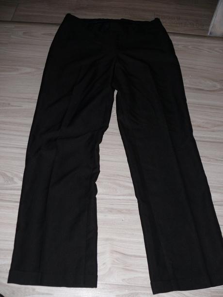 Čierne nohavice na slávnostné udalosti, 48