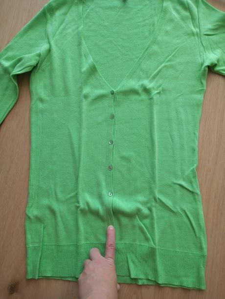 Zelený svetrík na gombíky, m