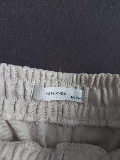 Kraťase, reserved,146