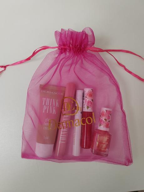 Balík kozmetiky dermacol, 