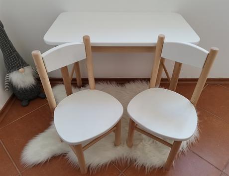 Detský stolík s dvomi stoličkami-buk, 