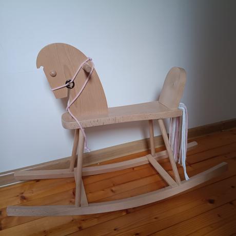 Drevený hojdací koník, 