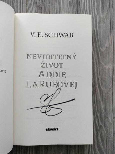 Kniha neviditeľný život addie, 