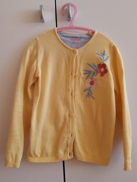 Svetrík žltý 98/104, lupilu,98