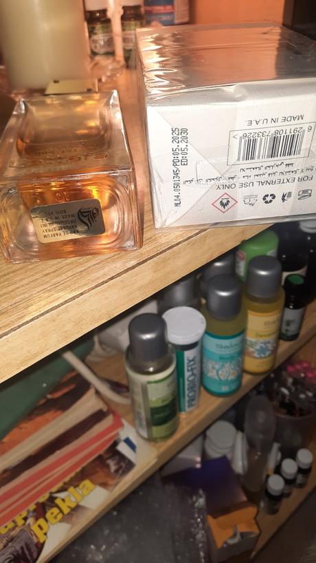 Ana abiyedh poudrée,