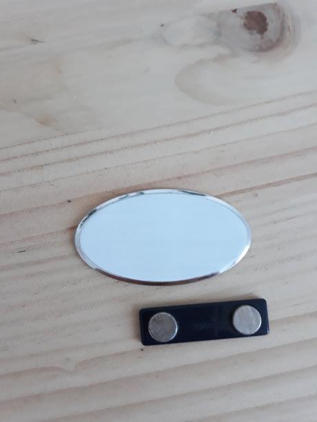 Magnetická menovka, 