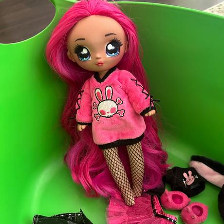 Na na na surprise veľká bábika, 