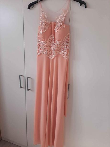 Krásne romantické šaty, 36