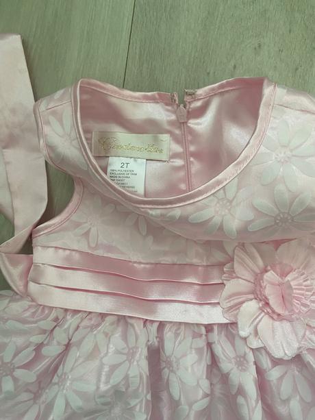 Slávnostné šaty, 92