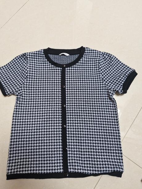 Dva pulovriky, reserved,134