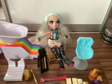 Kaderníctvo rainbow high + babika, 