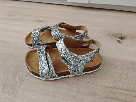 Úžasné sandálky 27, vd 17 cm, 27