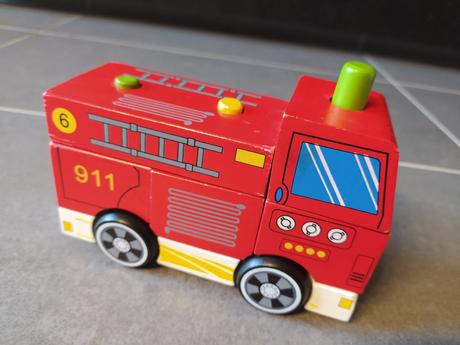 Drevená skladačka - auto, 