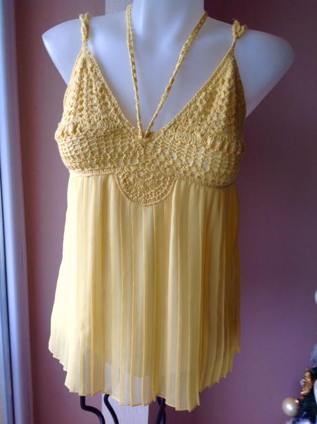 Plisovany top s hackovanym sedlom/53, 36