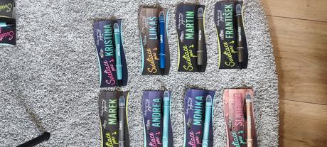 Sviatiace dotykove pera s menom, 