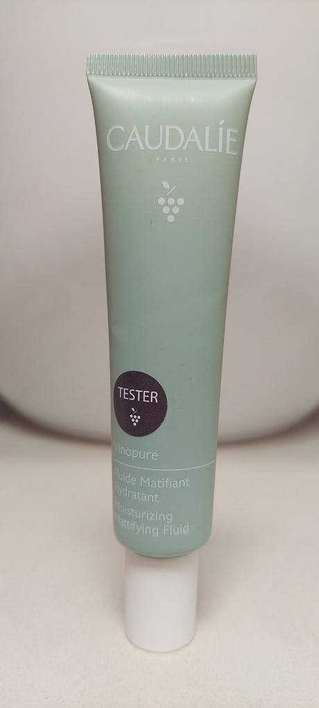 Nove kremy caudalie,