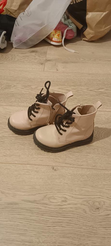 Bledoruzove zara 22 prechodne, zara,22