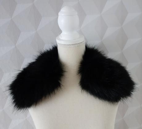 Čierny kožušinový golier, 