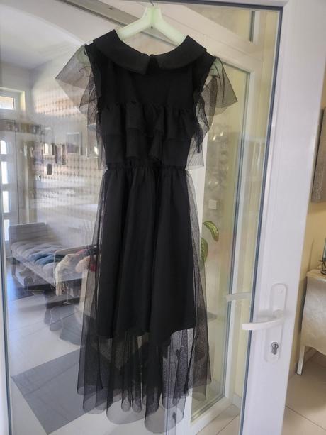 Zaujímavé šaty, 128