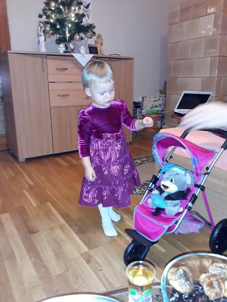 Saténove šatičky, 92