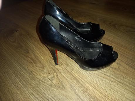 Nenosené lodičky, 39