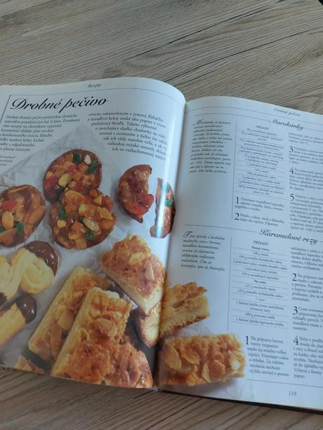 Kniha zákusky a torty, 