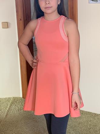 Nádherne luxusne šaty lososovej farby, 140