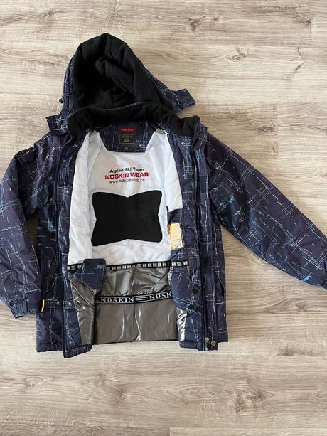 Lyžiarska bunda, 158