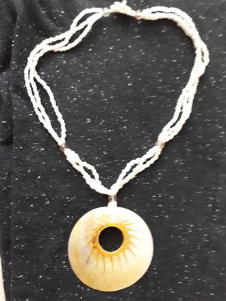 Náhrdelník - mušla + korálky, 