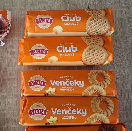 Balík sladkostí,croisantov,keksíkov,oblátok sedita, 