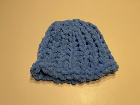 Handmade čiapka z puffy vlny, 