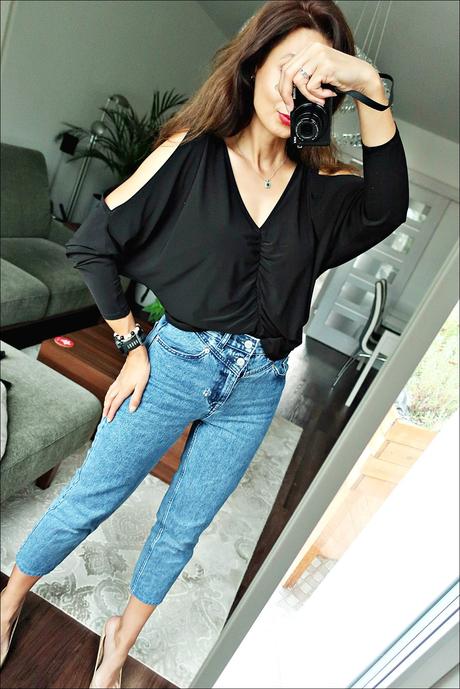 Čierny top s vykrojenými ramenami, xs