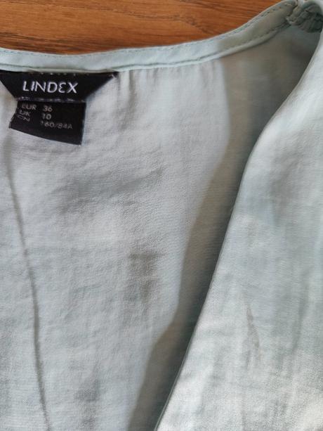 Top saténovy prekladaný vystrih, lindex,s