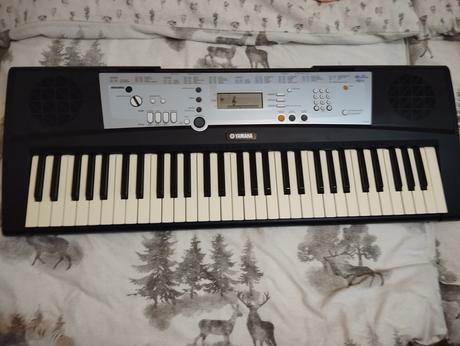 Keyboard so stojanom,