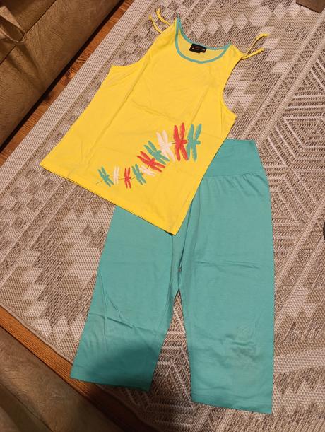 Tricko s kratkymi nohavicami nenosene, slovenka,146