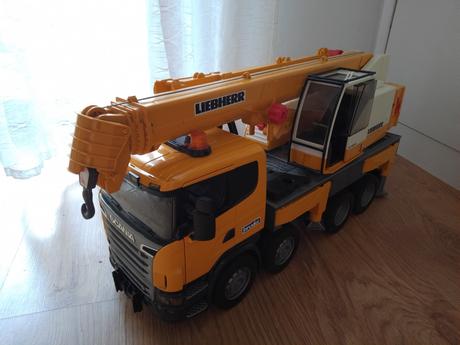 Bruder žeriav 3570, 