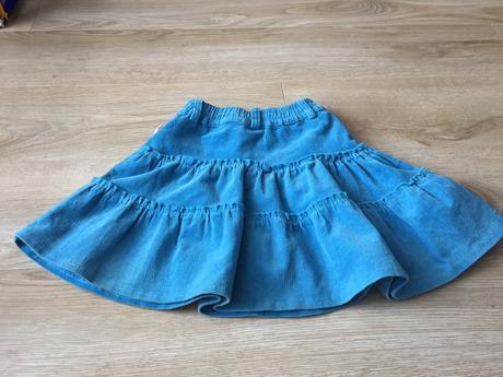 Menčestrová sukňa, 104