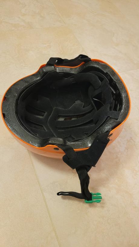 Prilba na bicykel/korčule stiga, m