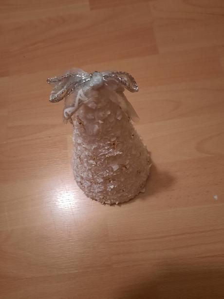 Dekoračný vianočný stromček, 