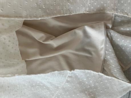 Top s viazaním okolo krku, s