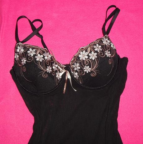 Vysivana kosielka, s