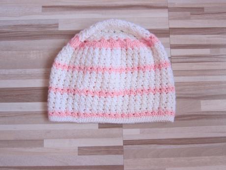 2x háčkované čapice, 110