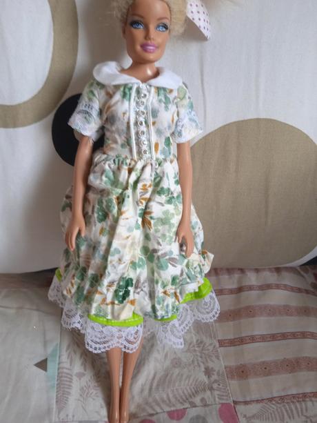 Šaty pre barbie babiku,