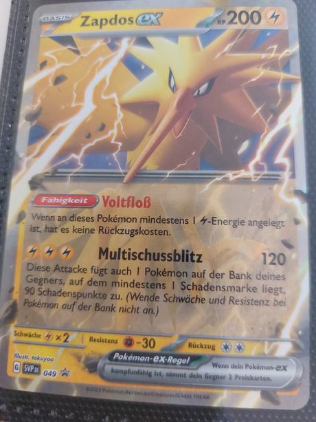 Zberateľská kartička pokémon zapdos, 