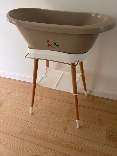 Vanička so stojanom, 