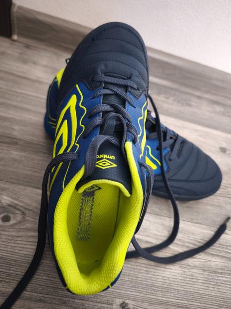Halovky umbro, umbro,38