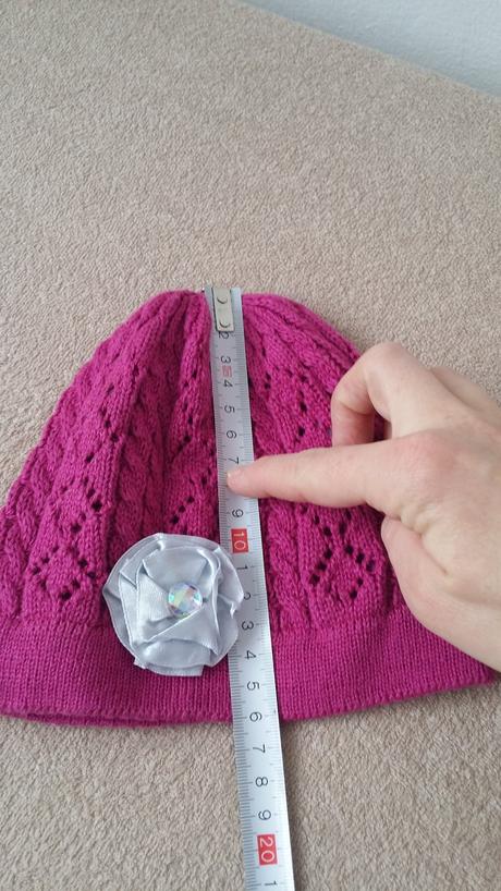 Fialová čiapka s kvietkom, ajs,62