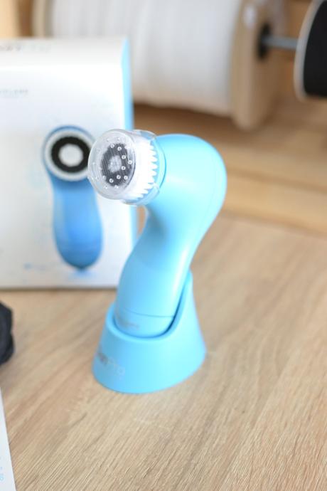 Prístroj na čistenie pleti skinpro, 