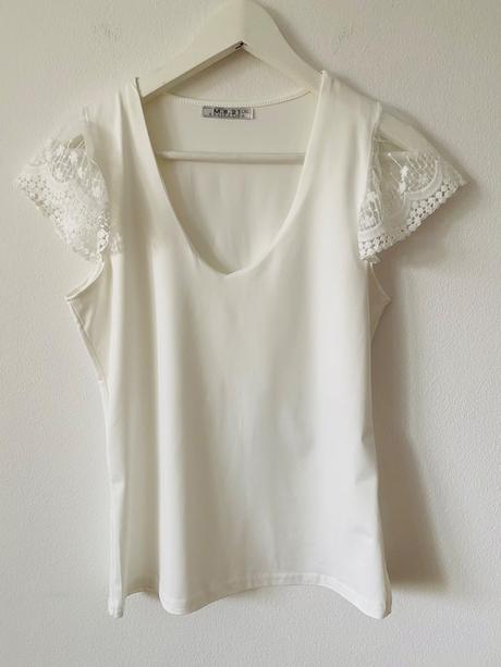 Biely top s krajkovym rukávom, l