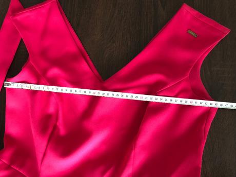 Šaty spoločenské, 44